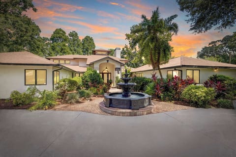 Welcome to Your Private Riverhills Retreat in Temple Terrace!
