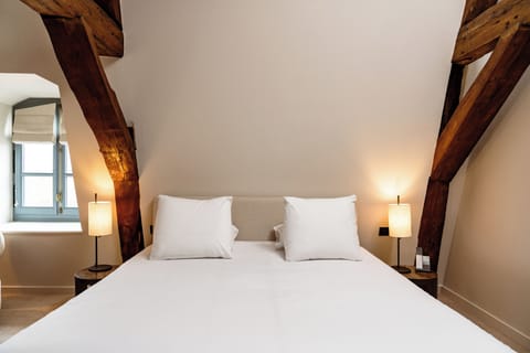 Basic Double Room | Premium bedding, pillowtop beds, free minibar items, in-room safe