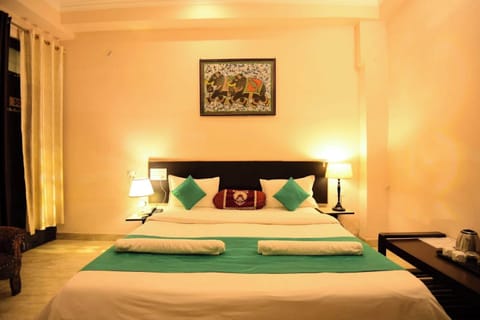 Deluxe Double Room | Hypo-allergenic bedding, individually decorated, individually furnished