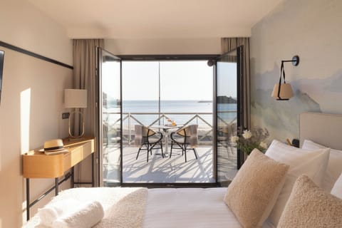 Comfort Double Room, Patio, Sea View | Premium bedding, in-room safe, desk, blackout drapes