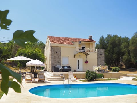 Classic Villa, Garden View | Free WiFi