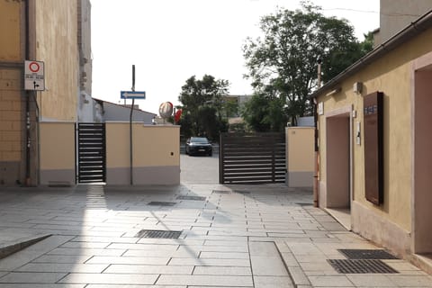 optional Secure Private parking (1)