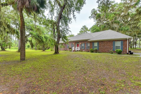 Beaufort Vacation Rental | 4BR | 2.5BA | 2,400 Sq Ft