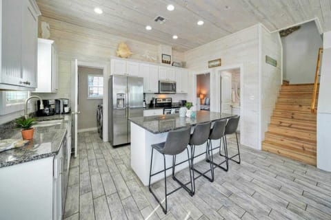 House (Multiple Bedrooms) | Interior