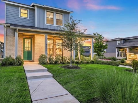 Luxury Condo, Park View | Park view