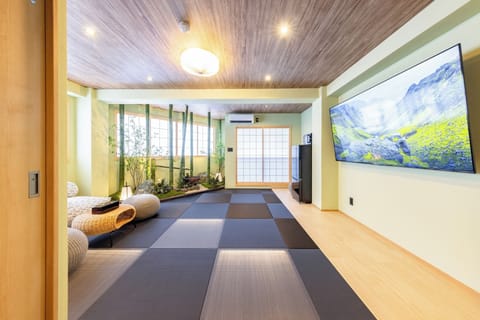 Japanese-style room