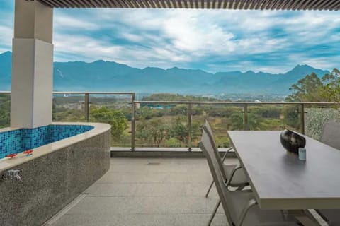 Premier Twin Room, Hill View | Private spa tub