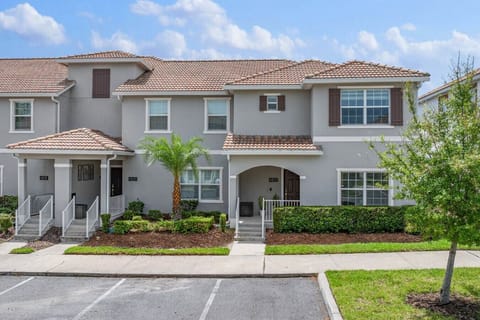 House front view#Disney #Parks #kingdom #springs #StoreyLake #Apartment #Vacation #Rental #waterpark #Kissimmee #Orlando #universal #citywalk