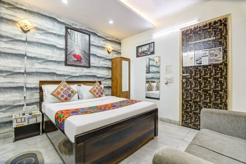Deluxe Room | Individually decorated, individually furnished, desk, laptop workspace