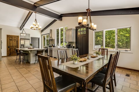 Perfect for Family Feasts & Toasts