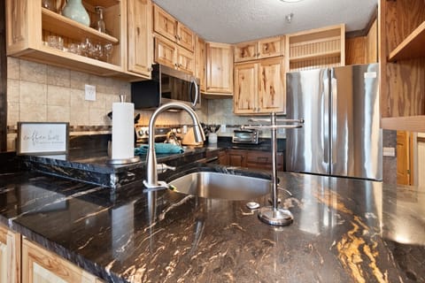 Beautiful Kitchen fully Equipped