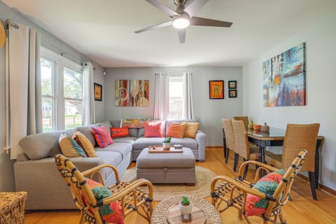 Colonial Beach Vacation Rental | 2BR | 1BA | 900 Sq Ft | 4 Steps to Enter