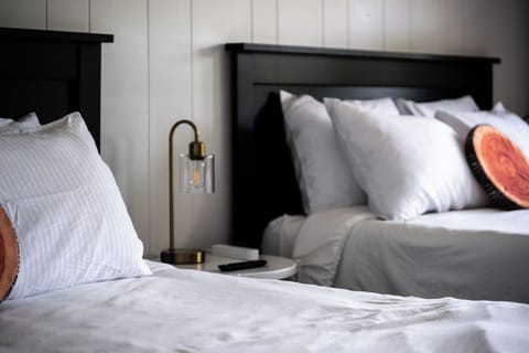 Comfort Double Room | Free WiFi, bed sheets
