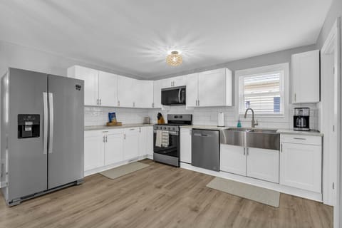 Midnight snack runs? Approved. Chef vibes? Activated. This space does it all.