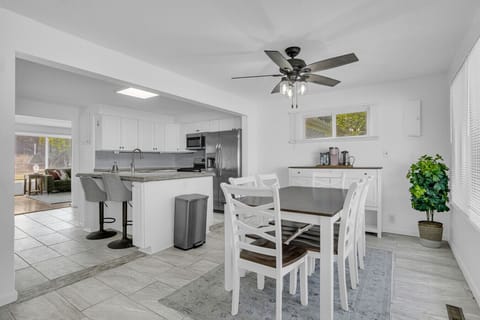 Dining and kitchen flow together like peanut butter and jelly — casual but classic