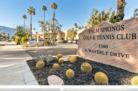 The Palm Springs Golf & Tennis Club community offers a vibrant lifestyle w/ 3 pools, 5 spas & 11 tennis courts. Nestled in downtown Palm Springs, it blends recreation with social engagement, making it a sought-after destination for active residents.