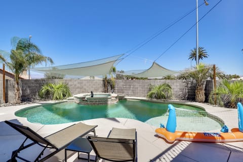 Henderson Vacation Rental | 5BR | 3BA | 1,900 Sq Ft | 1 Step to Enter