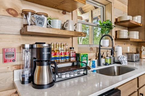 House, 3 Bedrooms | Private kitchen | Fridge, oven, coffee/tea maker, toaster