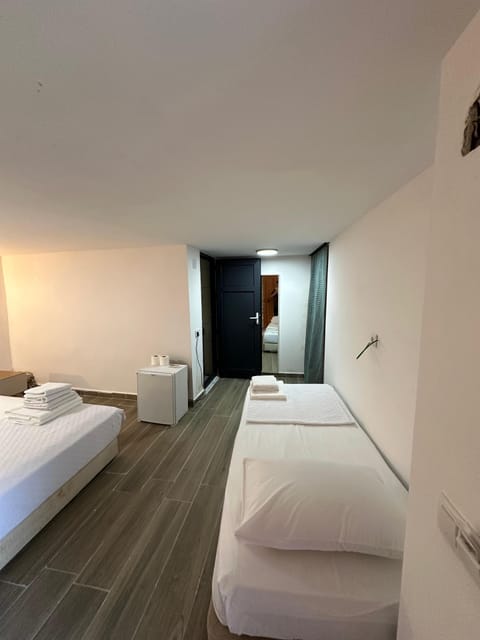 Classic Quadruple Room | Soundproofing, free WiFi