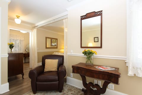 Creekside Suite | Living area | Fireplace