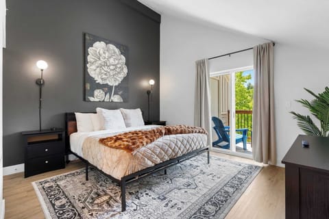Condo, Multiple Beds, Balcony (403 Veterans 389/391) | 3 bedrooms, individually decorated, individually furnished