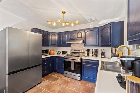 Whip up specials or your usuals in this fully equipped stylish kitchen.