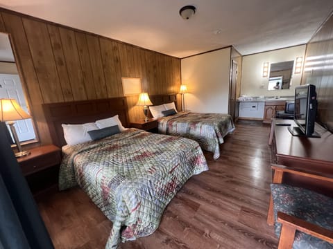 Standard Cabin | Free WiFi, bed sheets