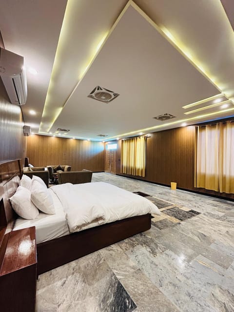 Executive Room | Desk, free WiFi