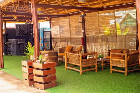Poolside bar