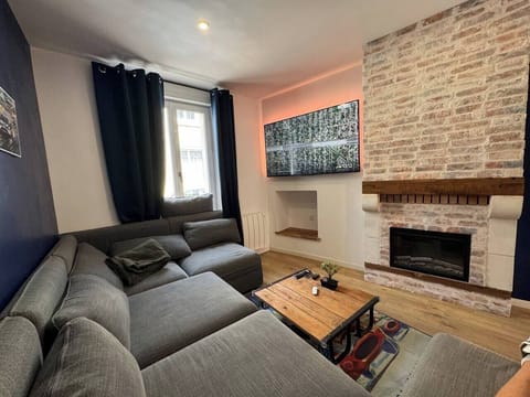 4ce2a034-ddb0-40ec-94ac-150a41fd90db