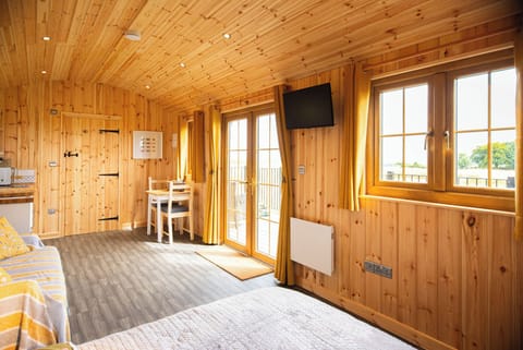1 bedroom, individually decorated, individually furnished, free WiFi