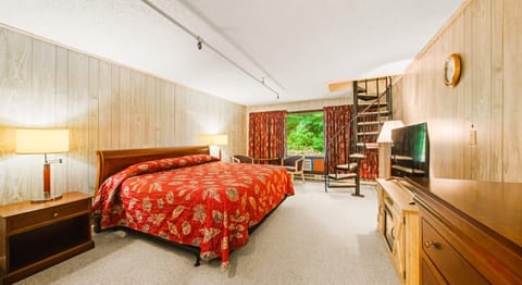 Main Bedroom King Bed