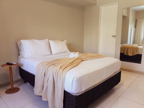 Apartment | Hypo-allergenic bedding, blackout drapes, free WiFi, bed sheets