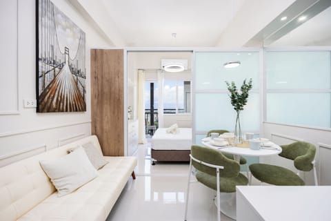 Condo, 1 Bedroom, Accessible, Balcony | Living room