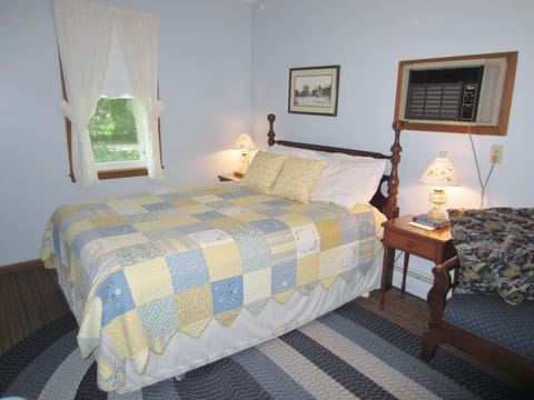 Deluxe Room, 1 Queen Bed | Individually decorated, individually furnished, free WiFi