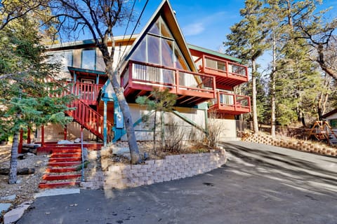 The home features a steep mountain driveway. We recommend guests arrive with an appropriate vehicle for mountain terrain, especially during snowy or icy conditions.
