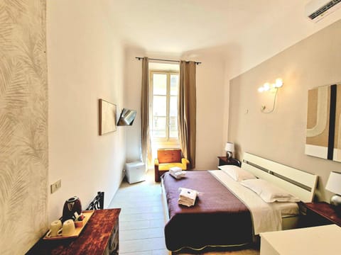 Classic Room | Desk, iron/ironing board, free WiFi