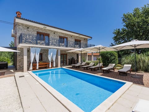 Swimming Pool, Outdoor Furniture, Umbrella, Resort, Furniture, Sunlounger, Chair, Eco Hotel, Estate, Flagstone