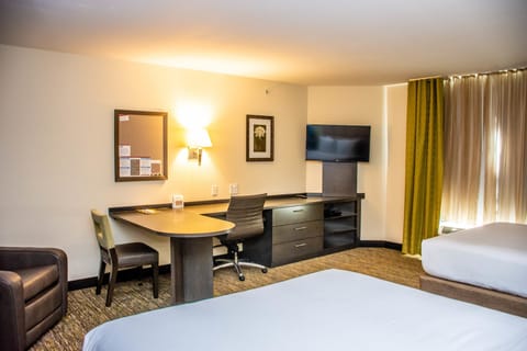 Down comforters, in-room safe, desk, laptop workspace