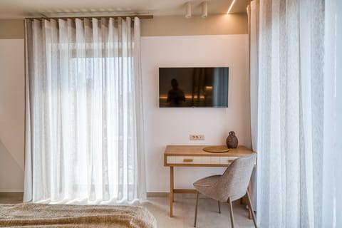Deluxe Double Room, Balcony, Sea View | Egyptian cotton sheets, premium bedding, down comforters