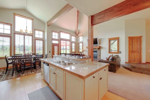 House (3 Bedrooms) | Interior