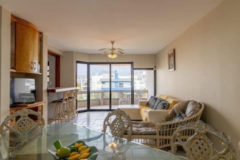 Basic Apartment | Living area