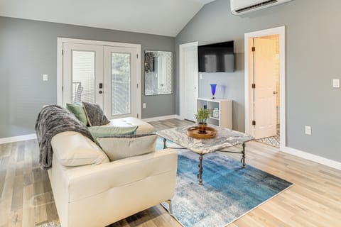 Houston Vacation Rental | Studio | 1BA | 775 Sq Ft | Flights of Stairs Required