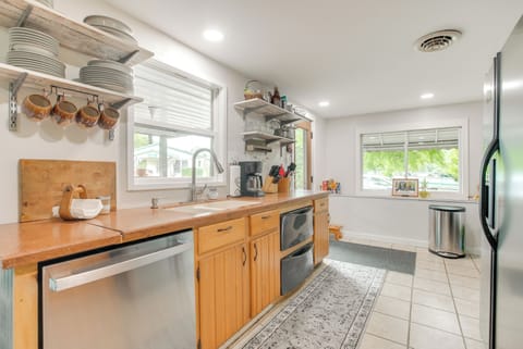 Kitchen | Stove/Oven | Microwave