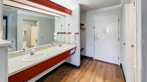 Combined shower/tub, hair dryer, towels, soap