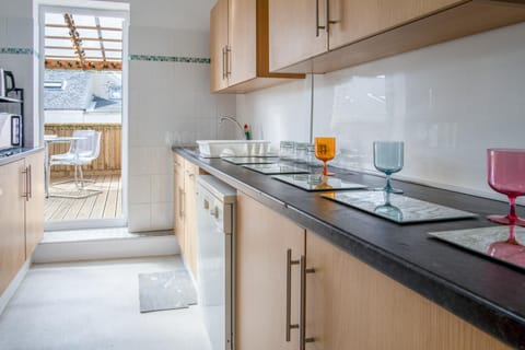 Skyfall - 2 Bedroom Apartment - Milford Haven (26262)