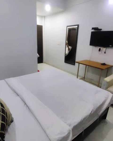 Basic Double Room | Desk, free WiFi