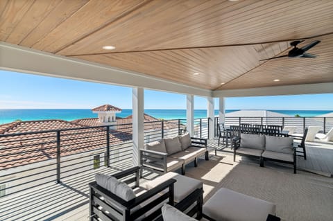 El Cielo - Seacrest - Fourth Floor - Outdoor Living Area
