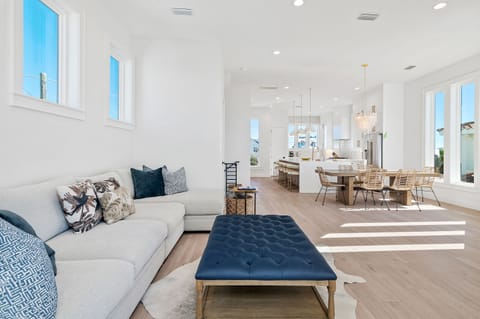 El Cielo - Seacrest - Third Floor - Living/Dining/Kitchen Area