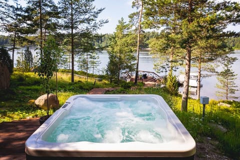 Outdoor spa tub